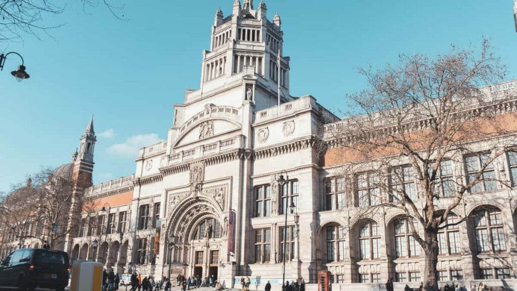 vkontakte, , outreach, legal Malta Guinness.